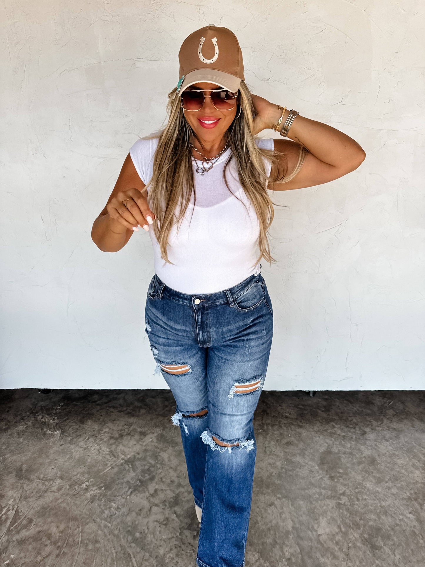 STRAIGHT LEG DISTRESSED JEANS